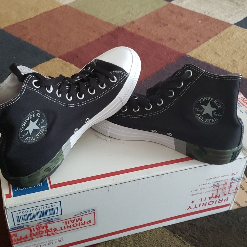Camo hi top converses